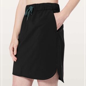 lululemon On The Fly skirt